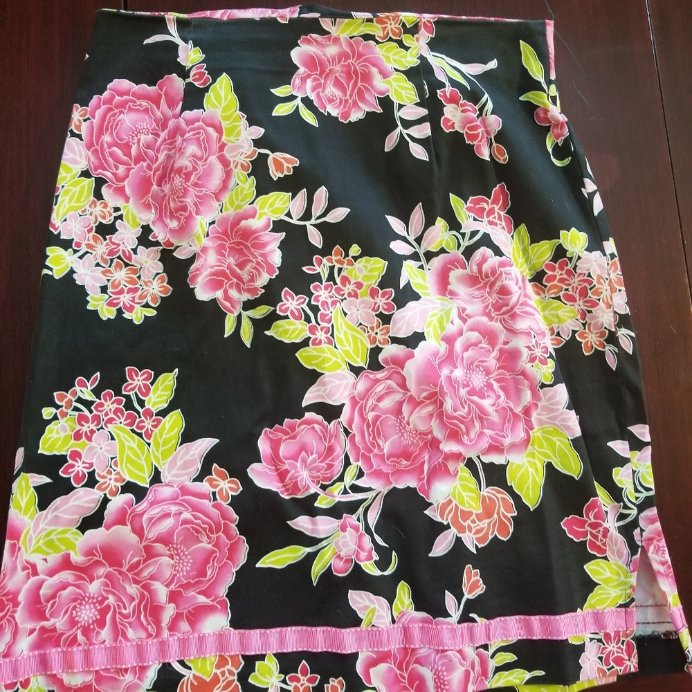 Dress Barn Women Flowered Skirt